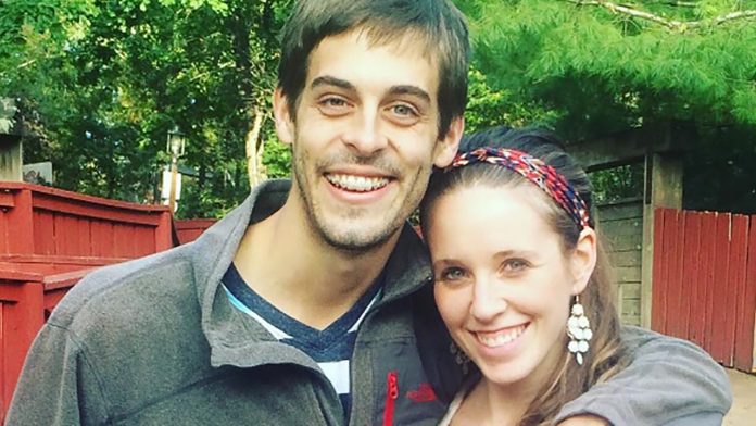 Derick Dillard Drags The Duggar Family After Josh's CP Scandal - Calls 'Counting On' Just A 'Rebranding' Of '19 Kids And Counting!'