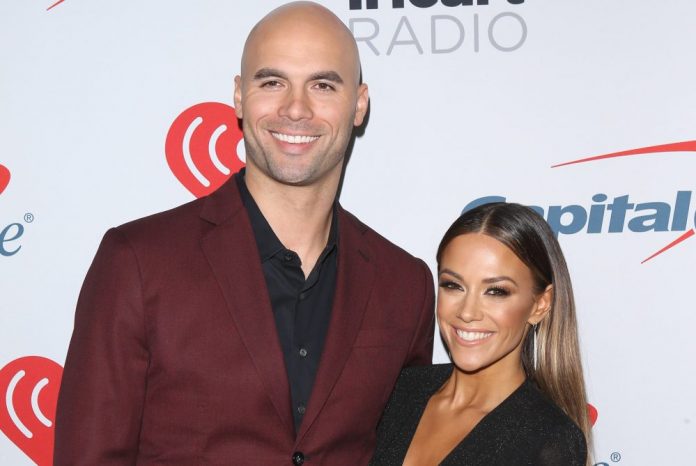 JANA KRAMER OPENS UP ABOUT GRIEF AFTER HER DIVORCE WITH MIKE CAUSSIN AFTER 6 YEARS OF MARRIAGE!!!