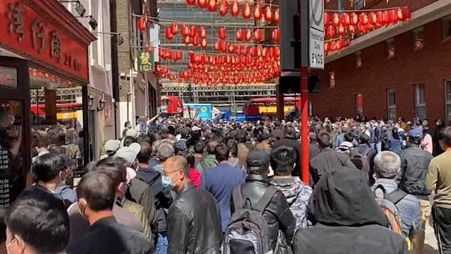 London: Crowds descend on Chinatown after vaccine bus offers jabs