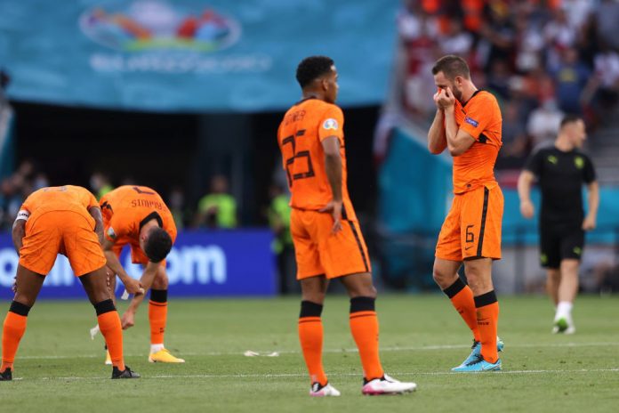 Euro 2020: Nigel de Jong slams Netherlands performance in shock Czech Republic defeat