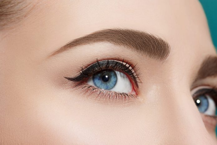 5 Natural Alternatives To Eyeliner With Multiple Color Choices