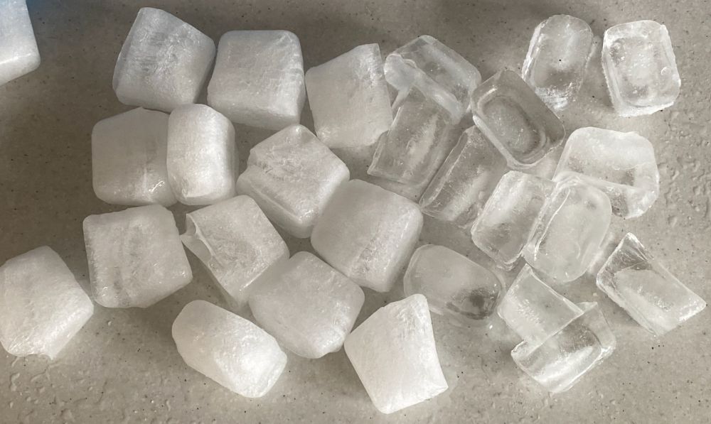 carbonated ice cubes V/s normal water ice cubes